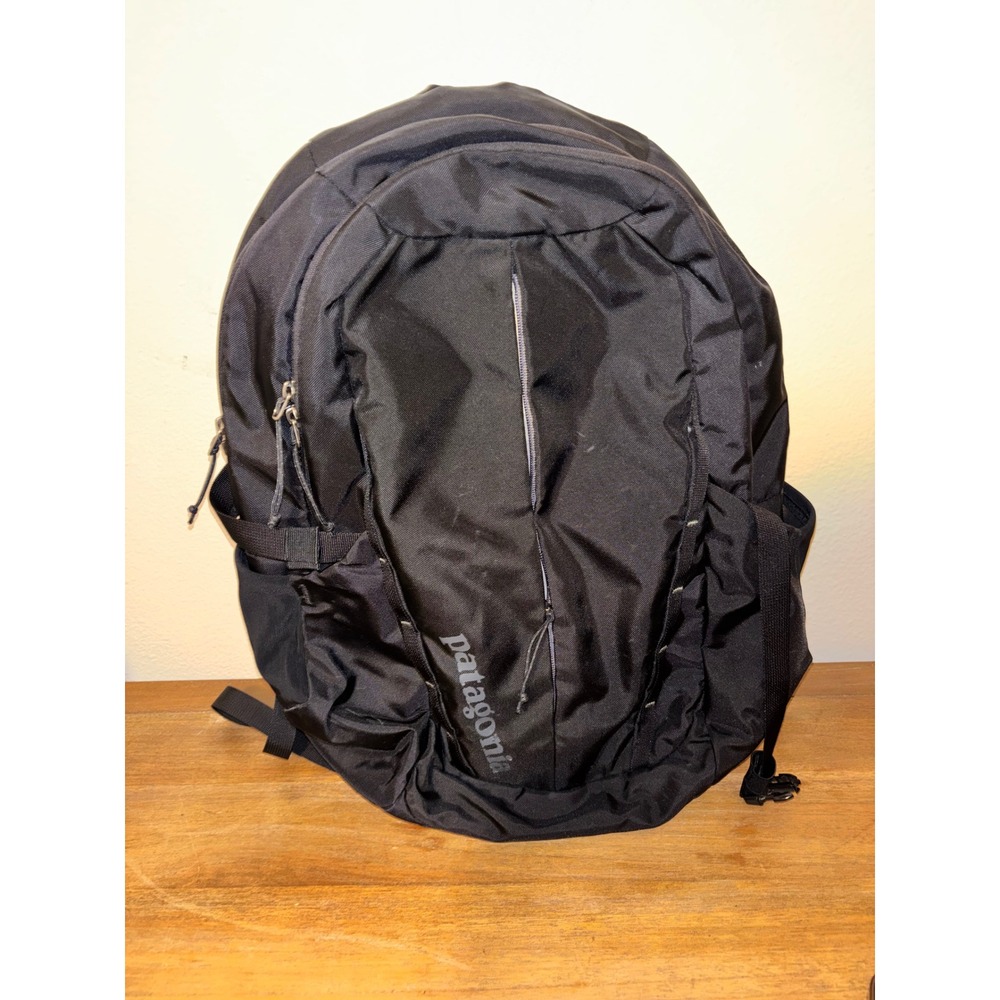 Patagonia Refugio Daypack Backpack 26L Black